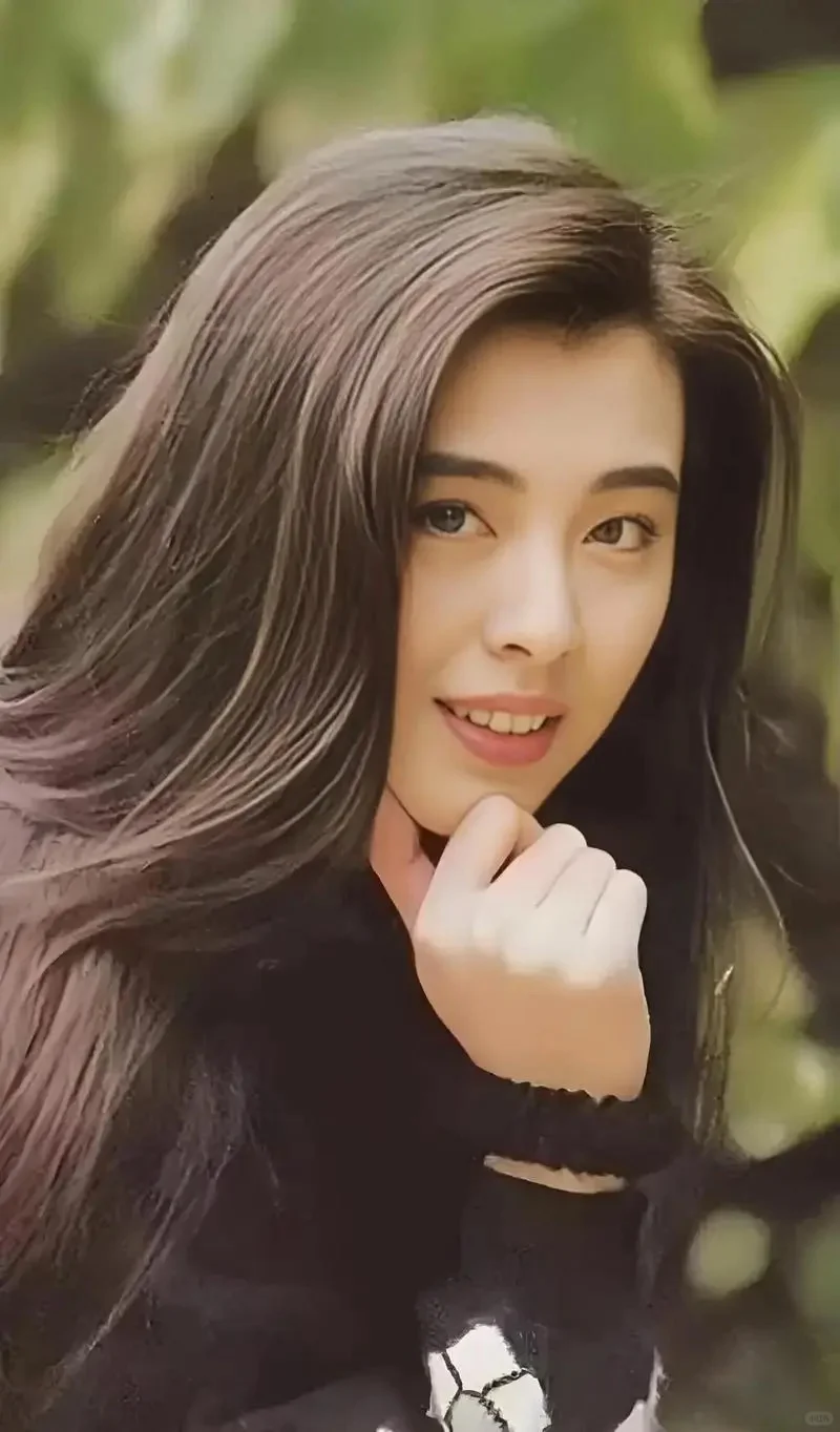 世间风情千万种，最美不过王祖贤。