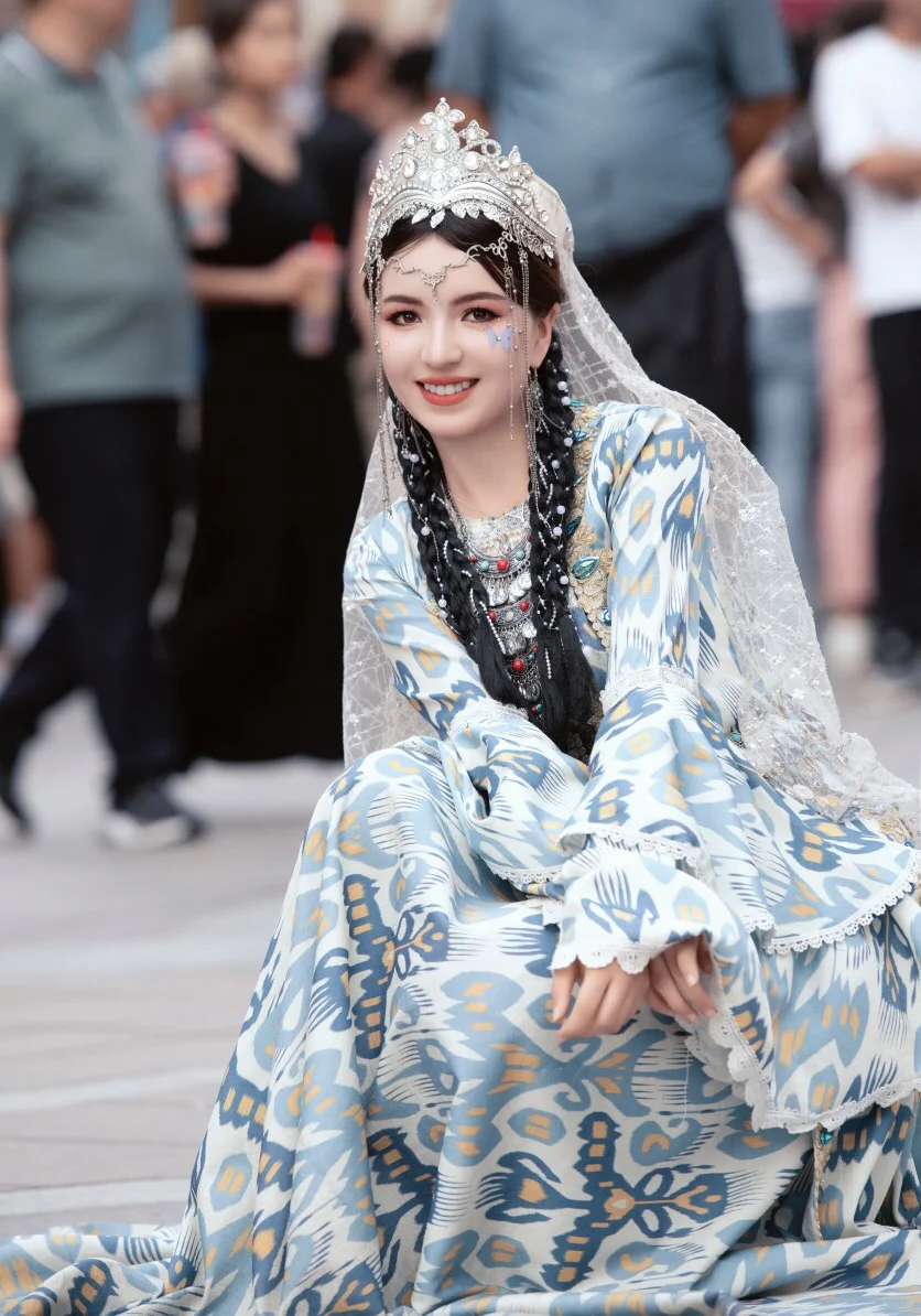 推荐广州艺人:凯丽 汉服 试衣 专职模特