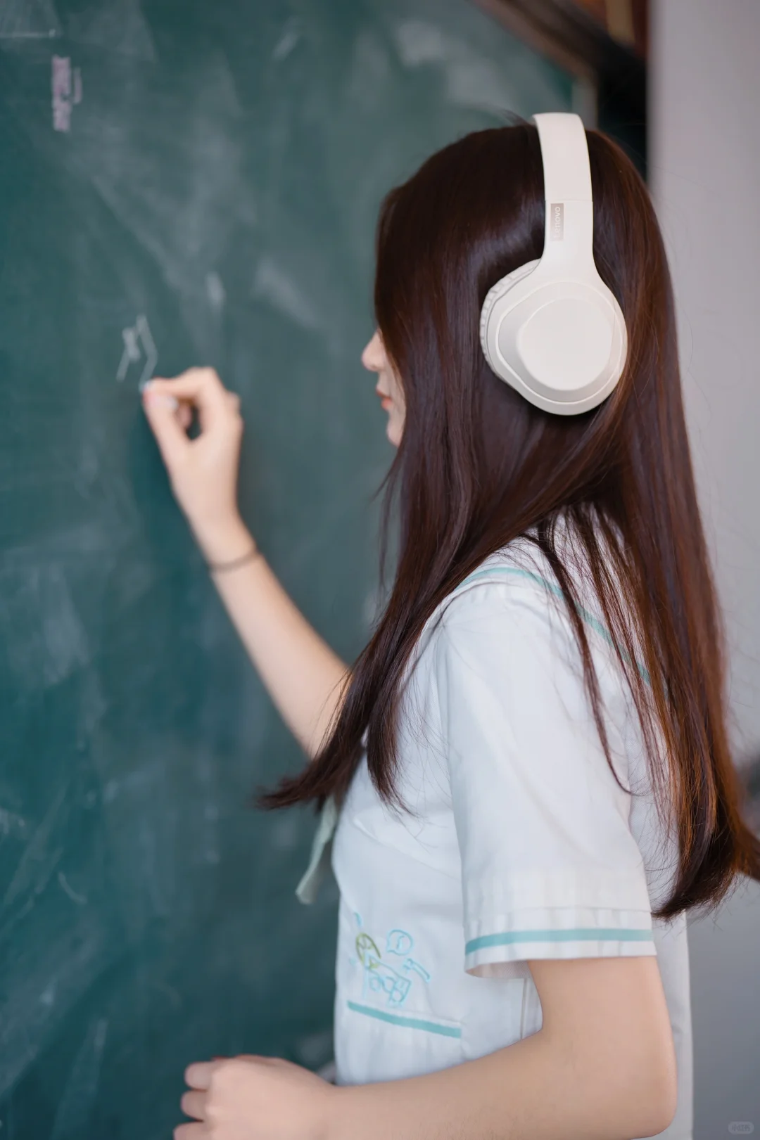 午后 阳光 教室 少女