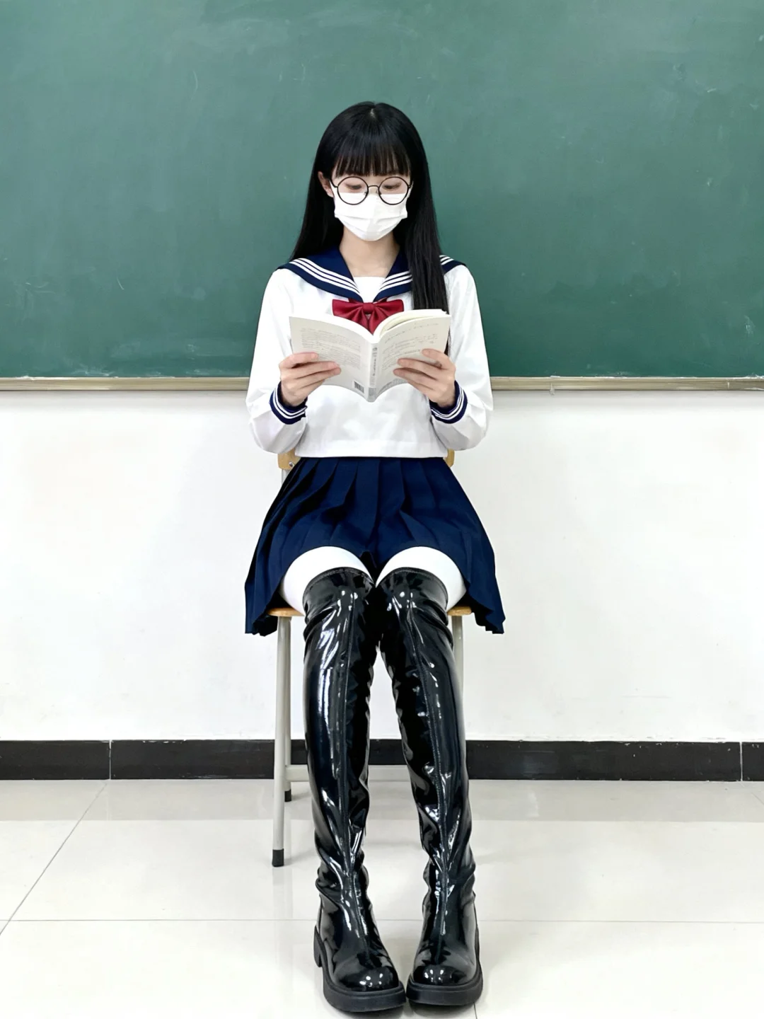 Ai，编号44811（JK眼镜娘写真）