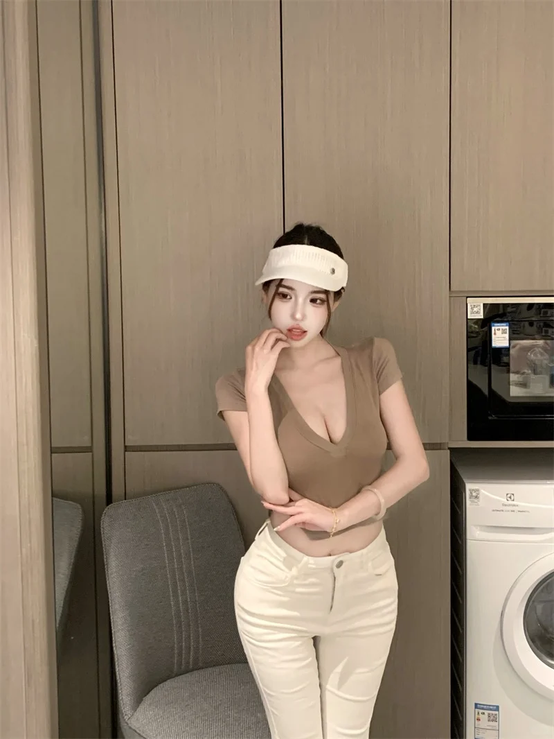 我的老天奶 这件小上衣有点火辣啊啊啊啊