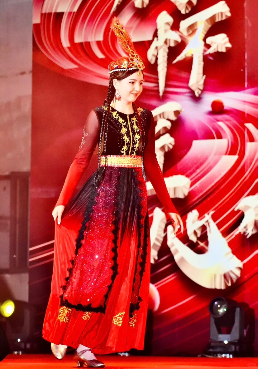 推荐广州艺人:凯丽 汉服 试衣 专职模特