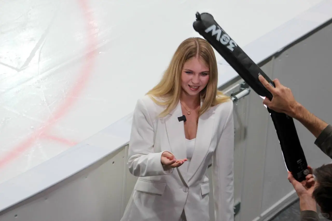 【特鲁索娃】莎莎现身俄大奖赛现场