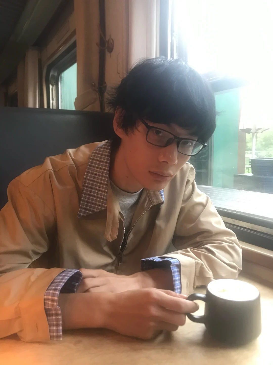 阳光照耀阴湿男