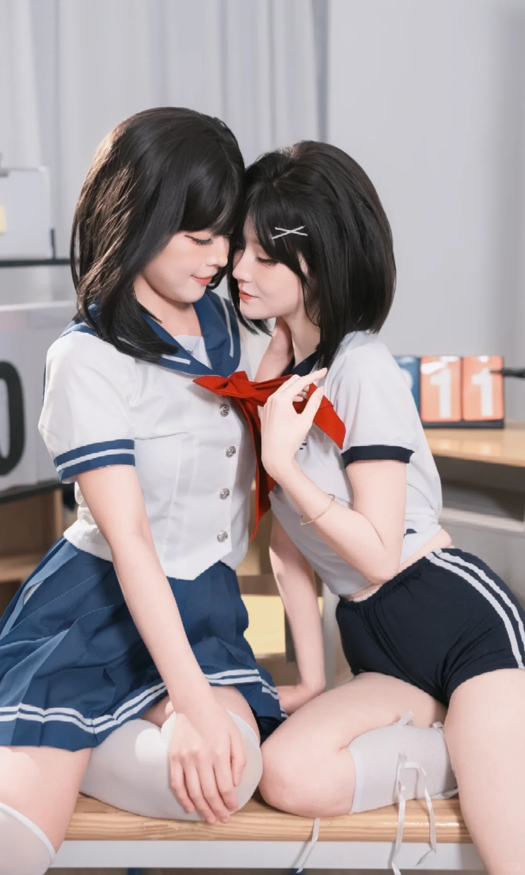 闺蜜拍照 | 体操服vs水手服