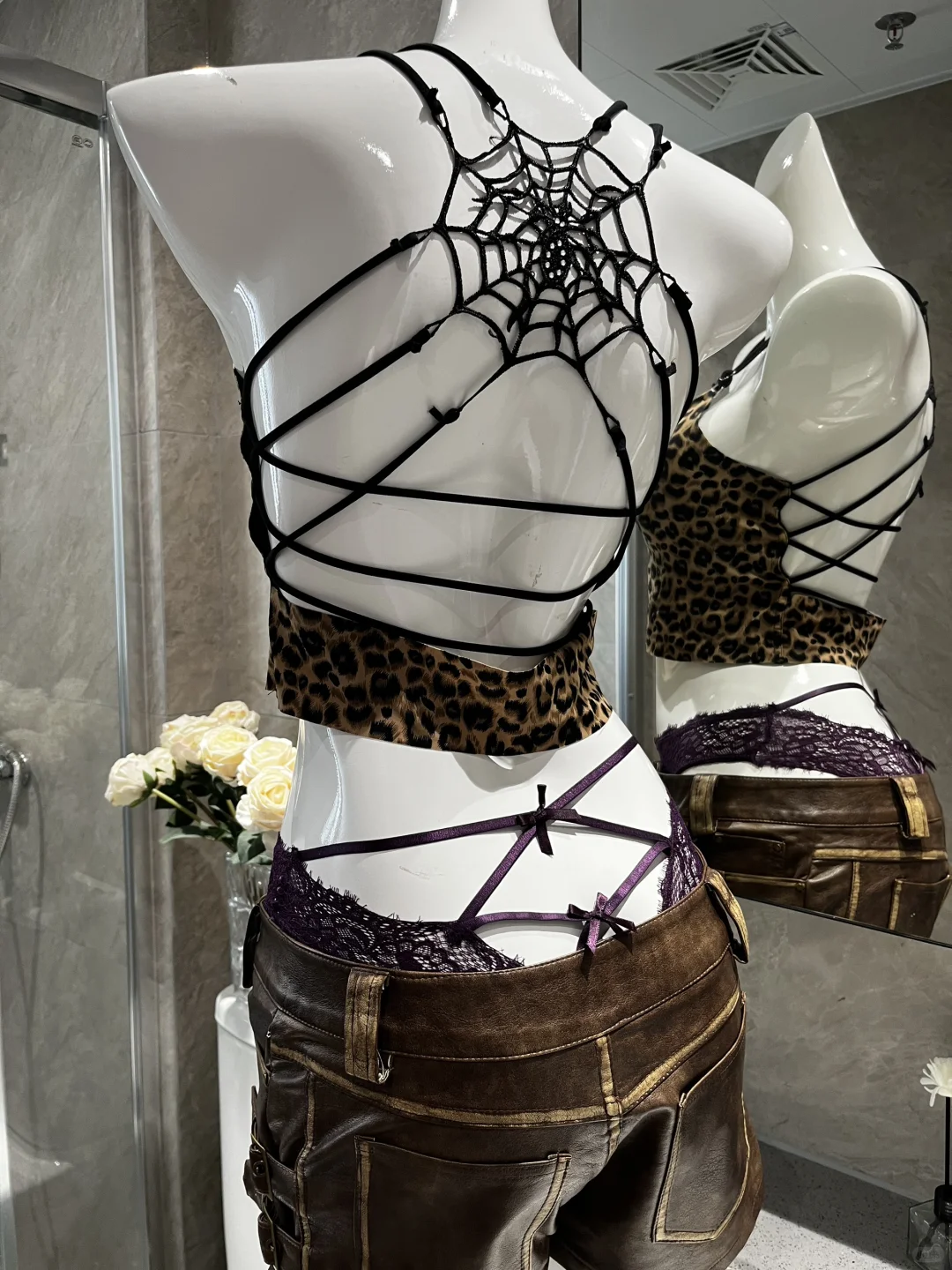 蜘蛛虽然可怕，但是穿去酒吧太绝了！！