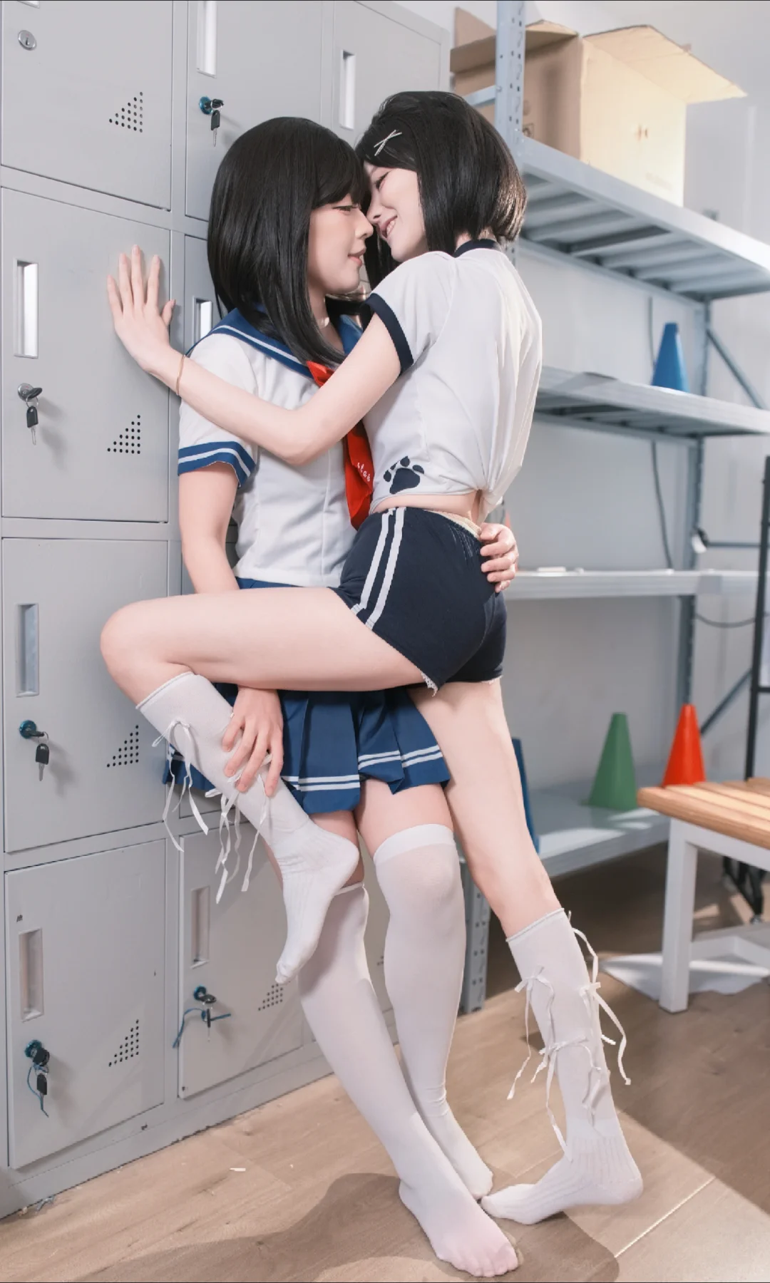 闺蜜拍照 | 体操服vs水手服