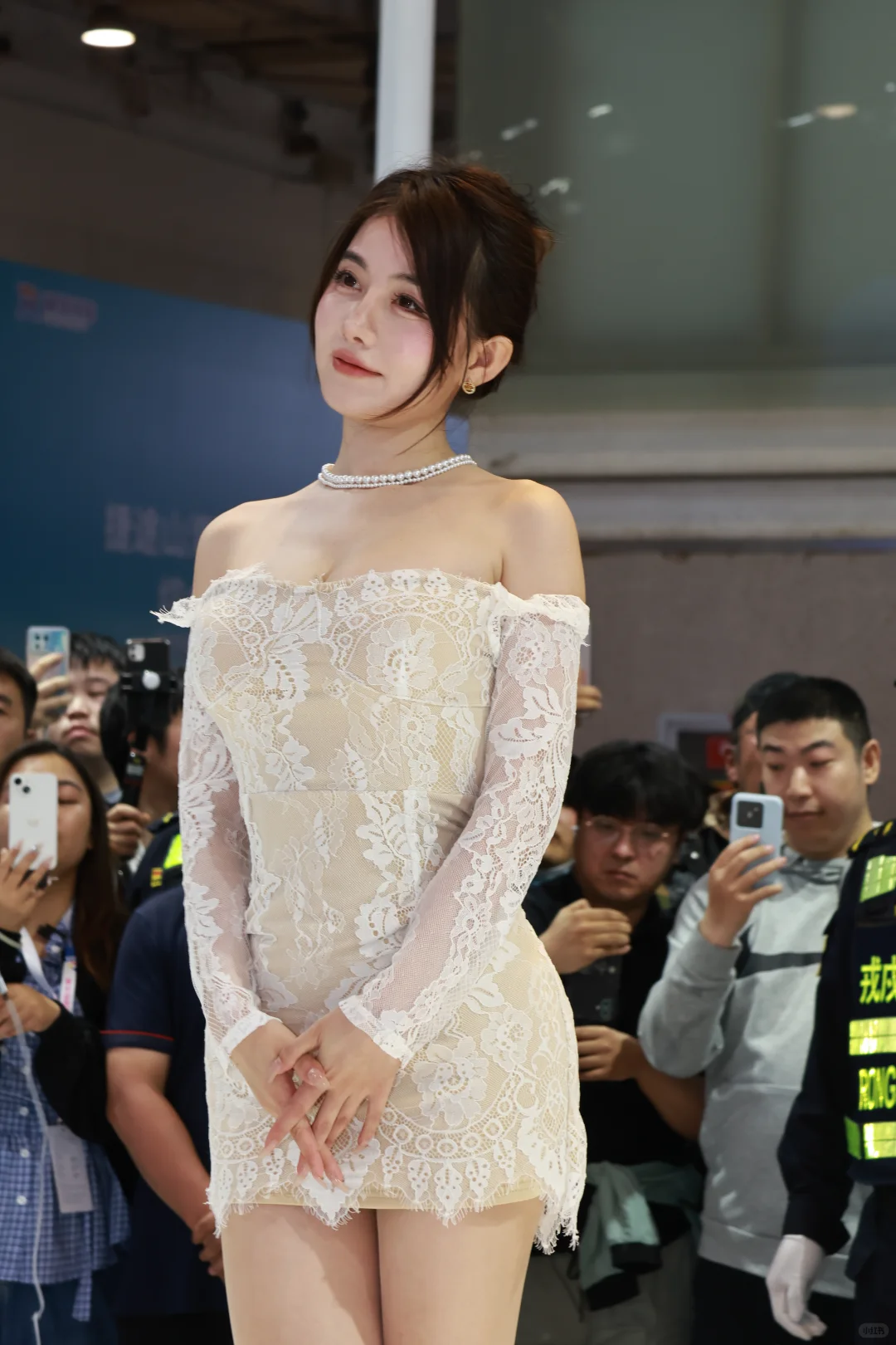 青岛车展:网红车模Vivi为何红get到了吗?