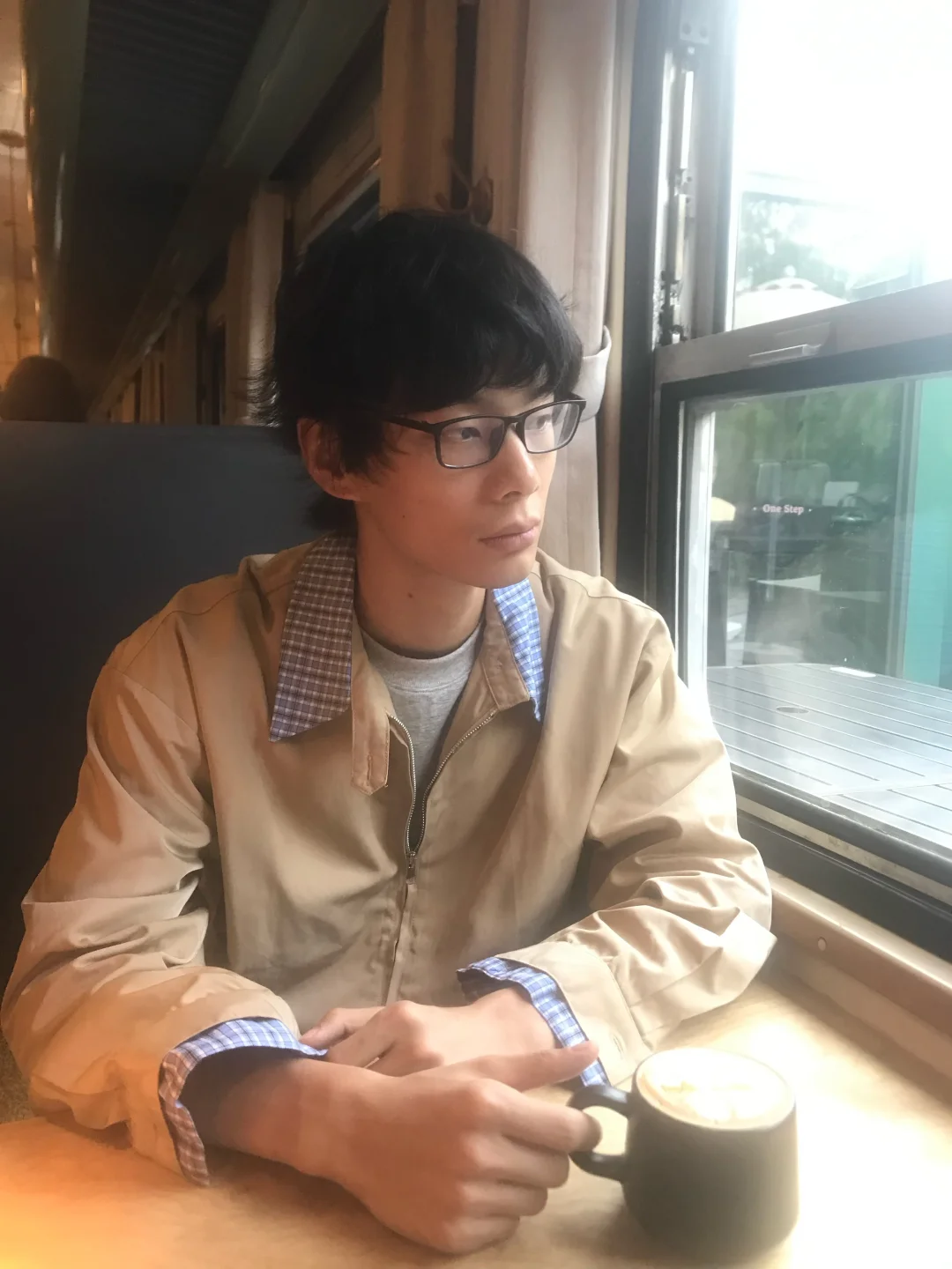 阳光照耀阴湿男