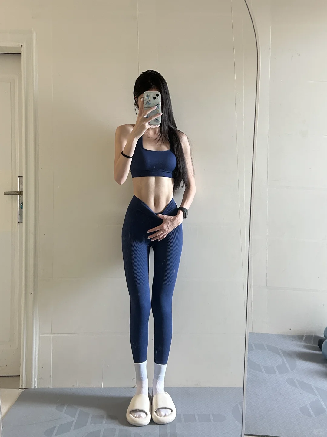 live 下的薄肌身材