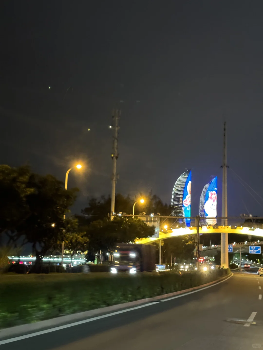 刚刚拍的，原相机，没P～