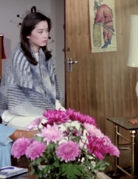 美人就算驼着背也是美丽的