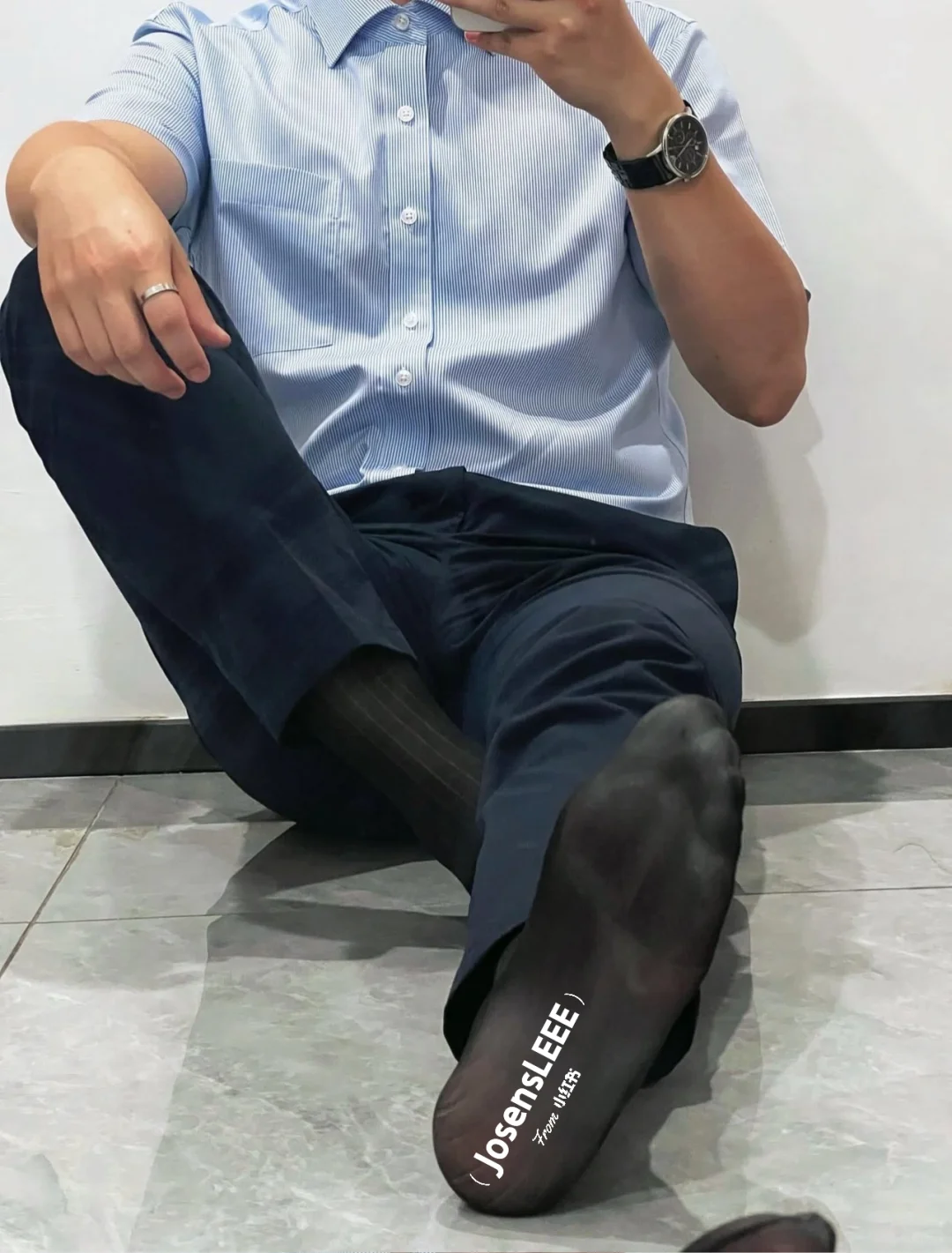 还是皮鞋脱了舒服