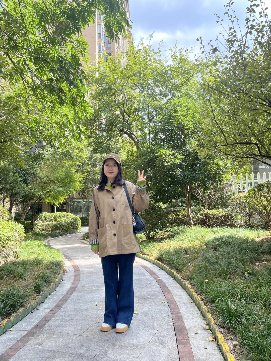 82年43岁，今天这样穿好看吗