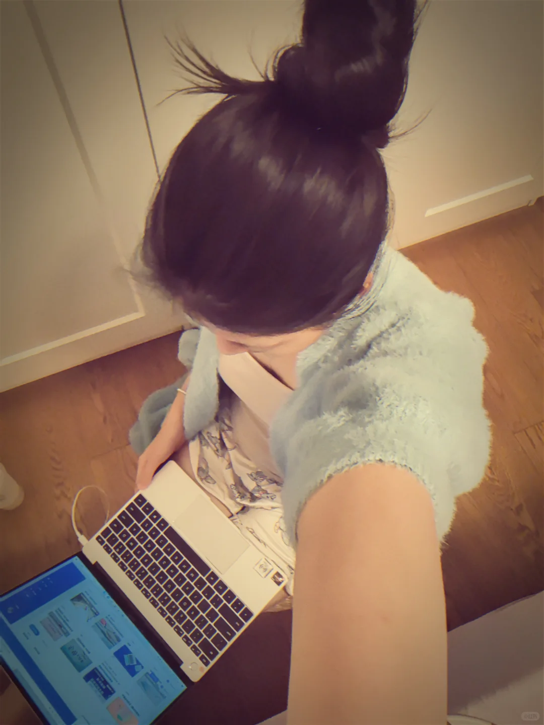 女大学生今天吃什么干什么