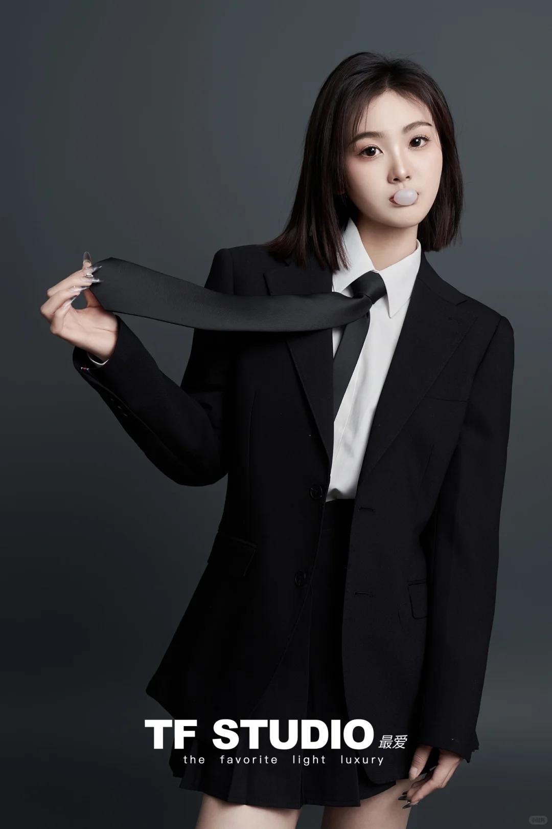 这样拍真的很韩系女高！甜拽满分💯学院写真