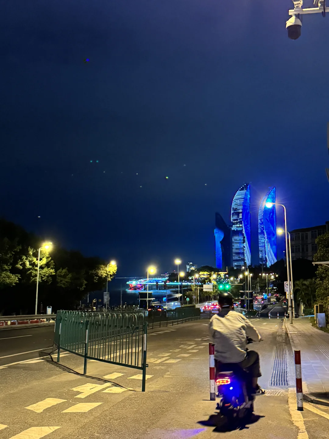 刚刚拍的，原相机，没P～