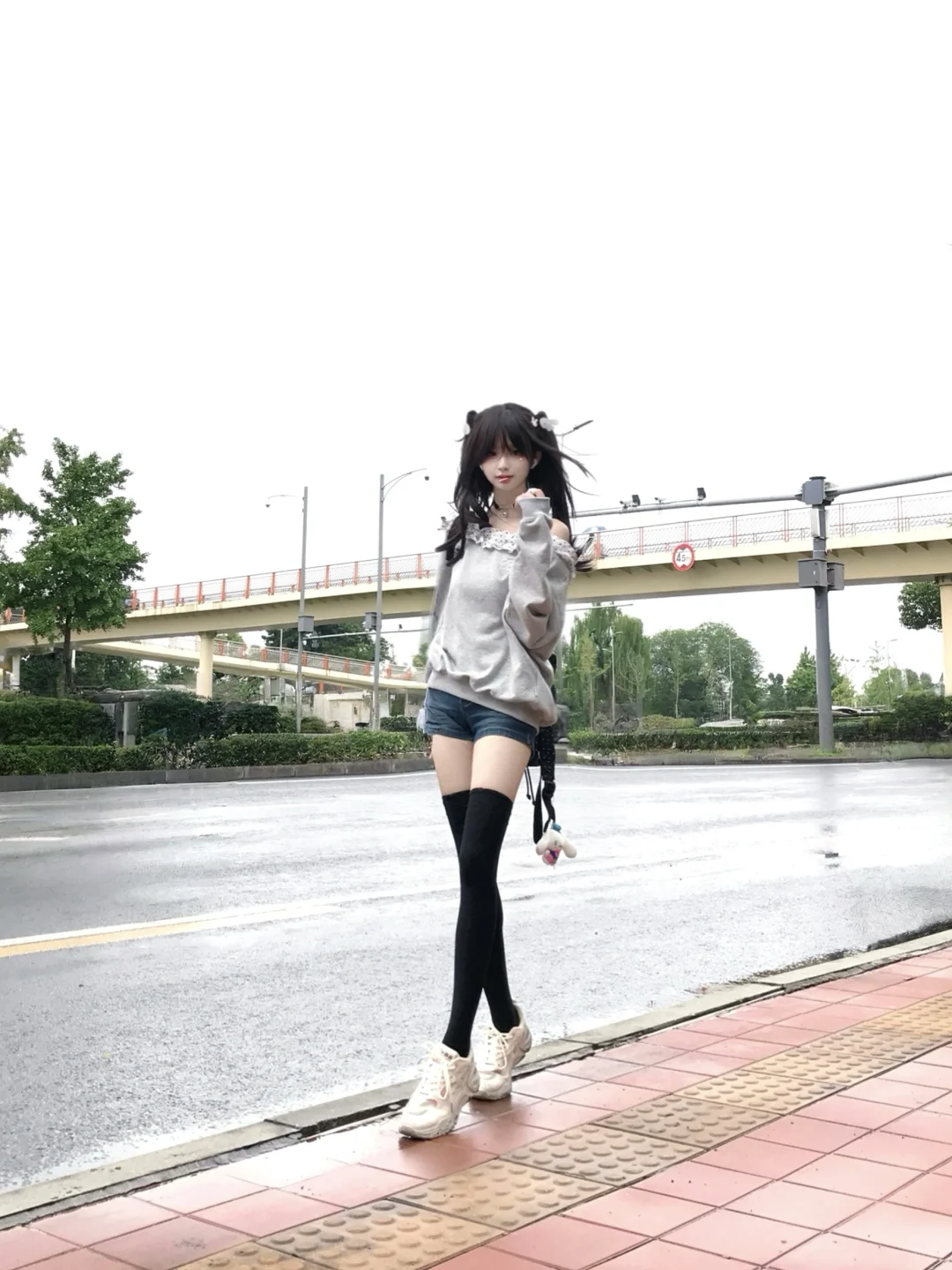 “你只能看着我”