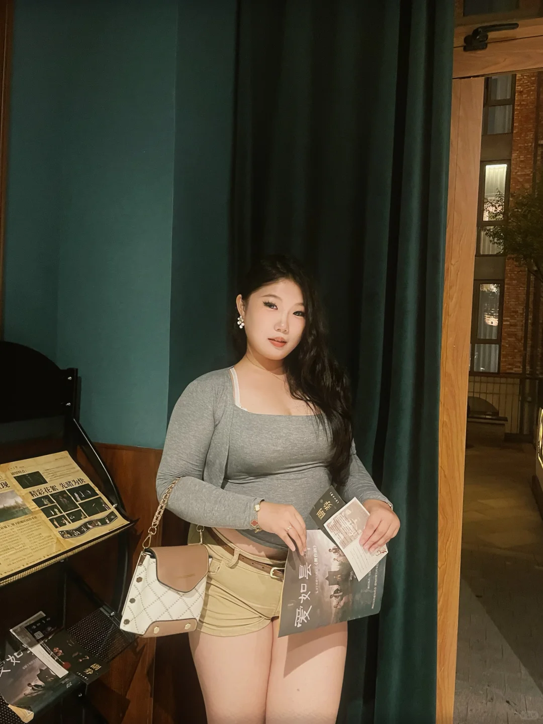 背后说我坏话的时候 记得欣赏一下我的翘臀