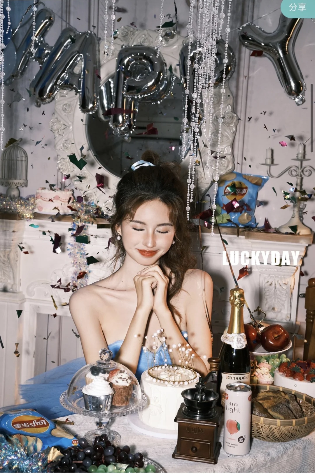 18岁生日照片球球大家帮选风格！！