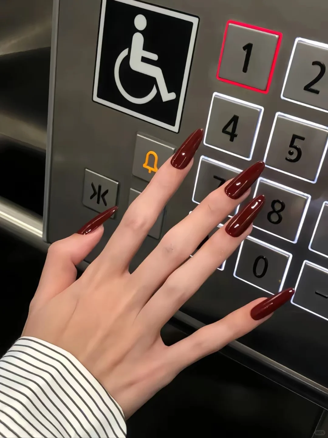 蛇蝎美人才做的美甲！