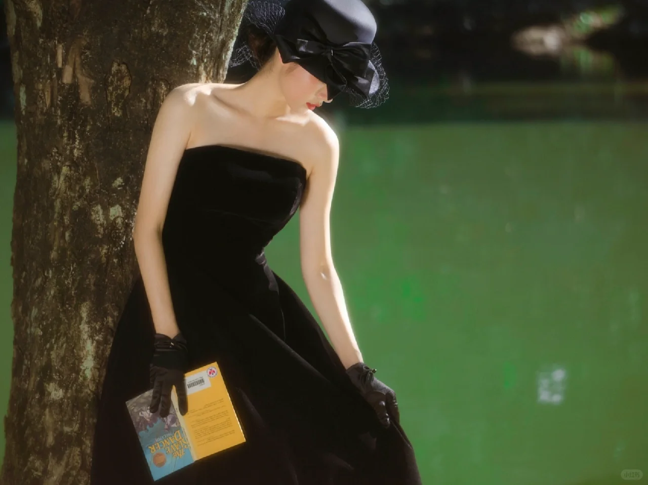 哪有少女不喜欢赫本风的？法式复古写真