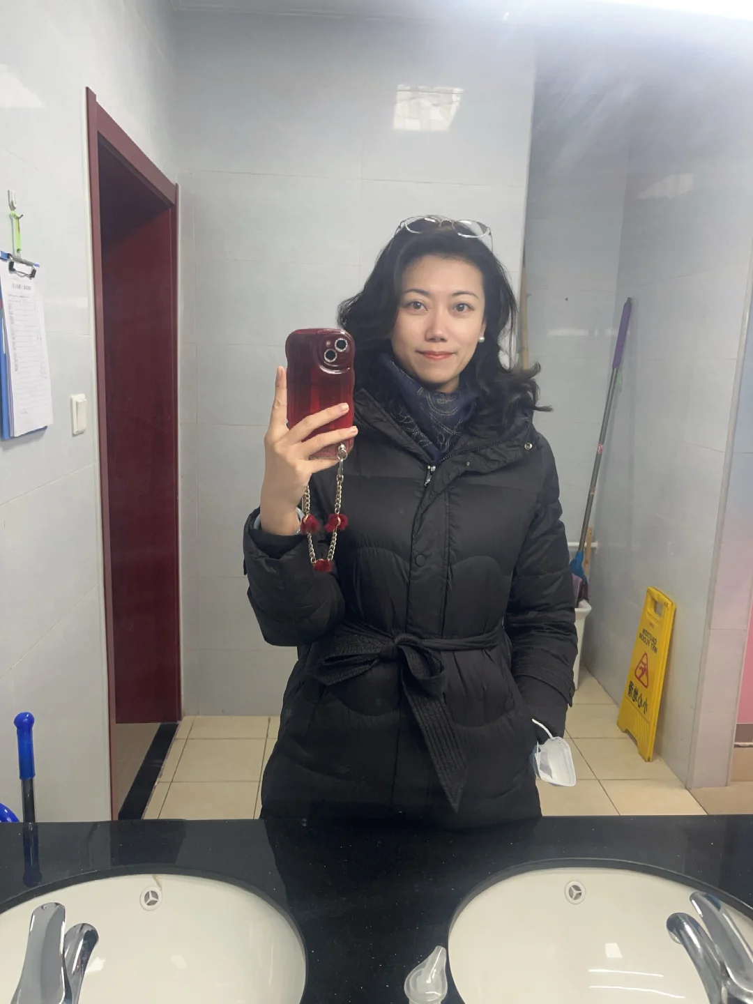 觉得自己还年轻时，已经是姐姐了。