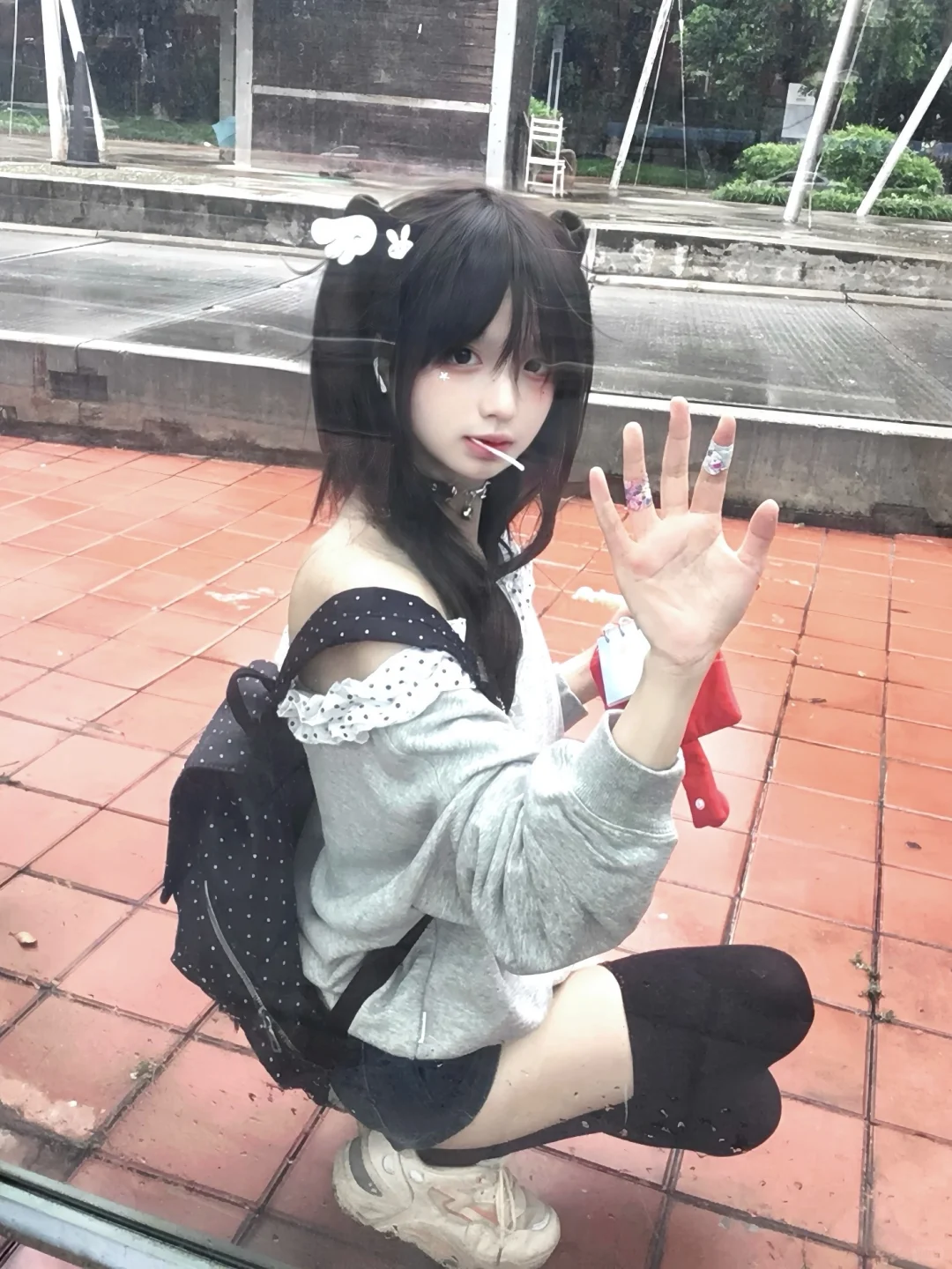 “你只能看着我”