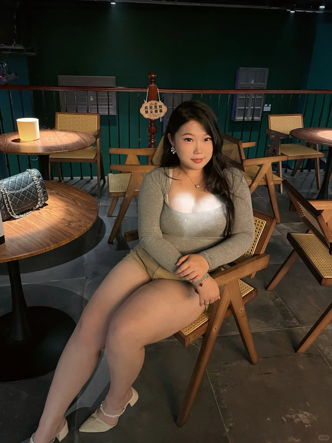 背后说我坏话的时候 记得欣赏一下我的翘臀