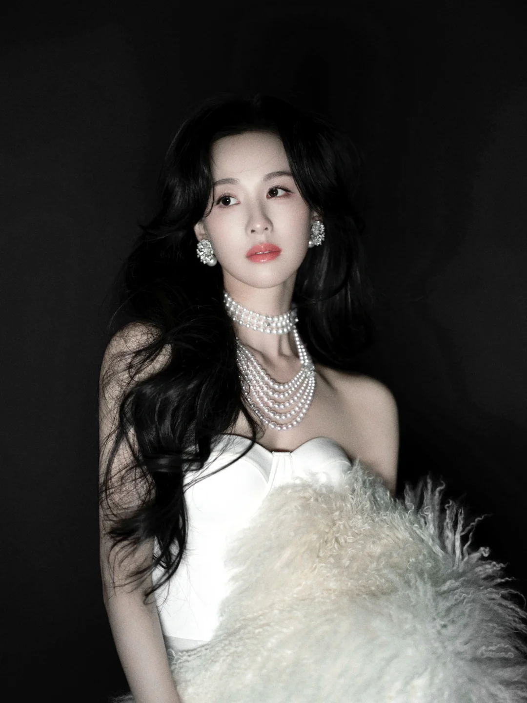 极致黑白☯︎|明似珠玉 , 暗藏锋芒