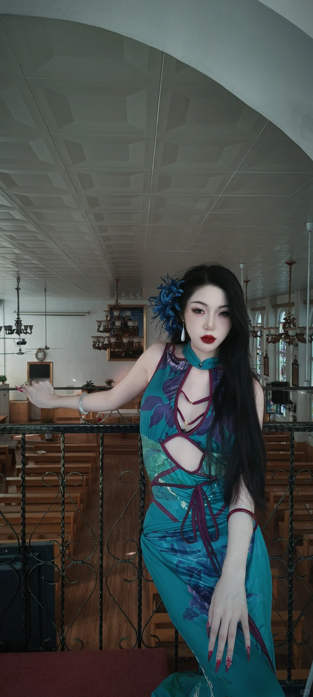 活着是个尤物也死了是具艳尸