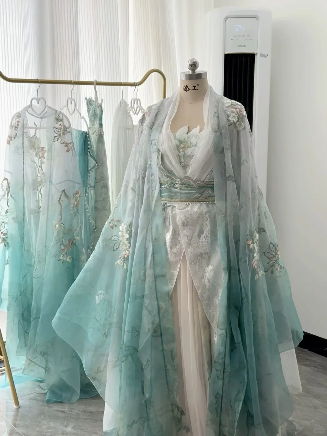 它清冷的像宋词