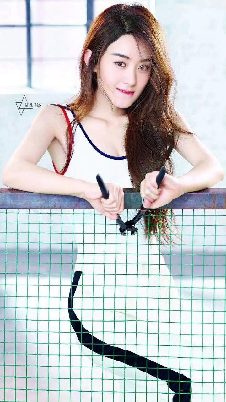 赵丽颖《男人装》