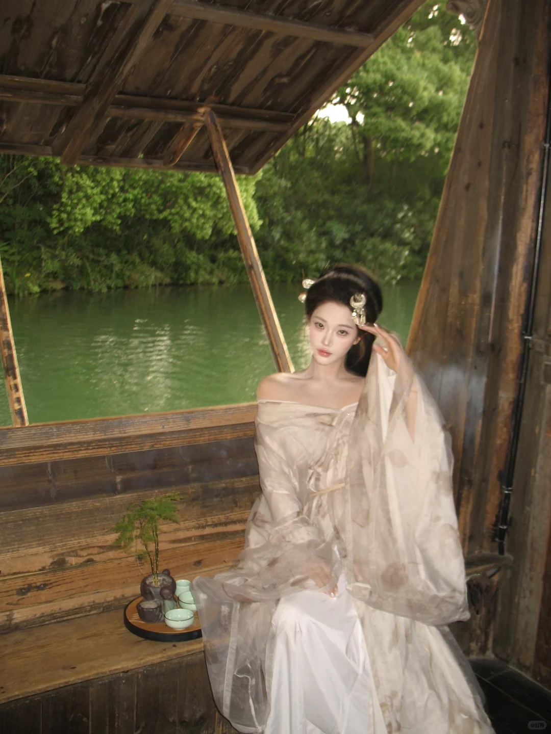 当然要尝试一下“小唯”造型啦