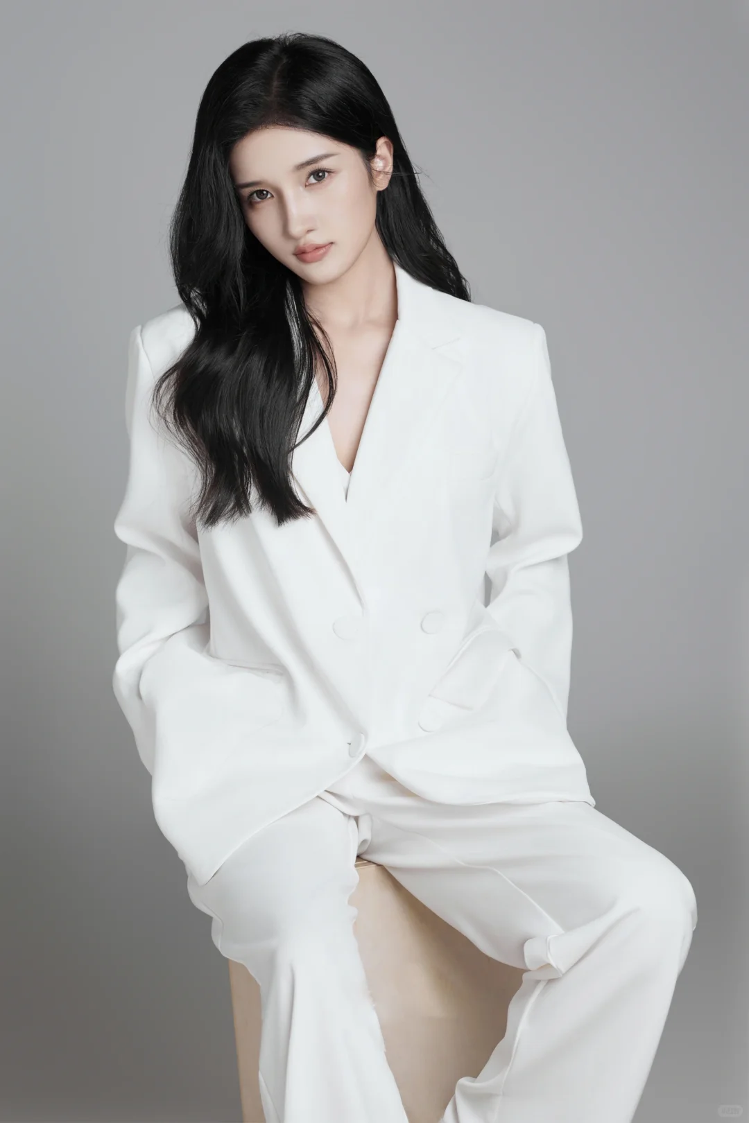 这组简约随性的形象照/拿捏职场✅