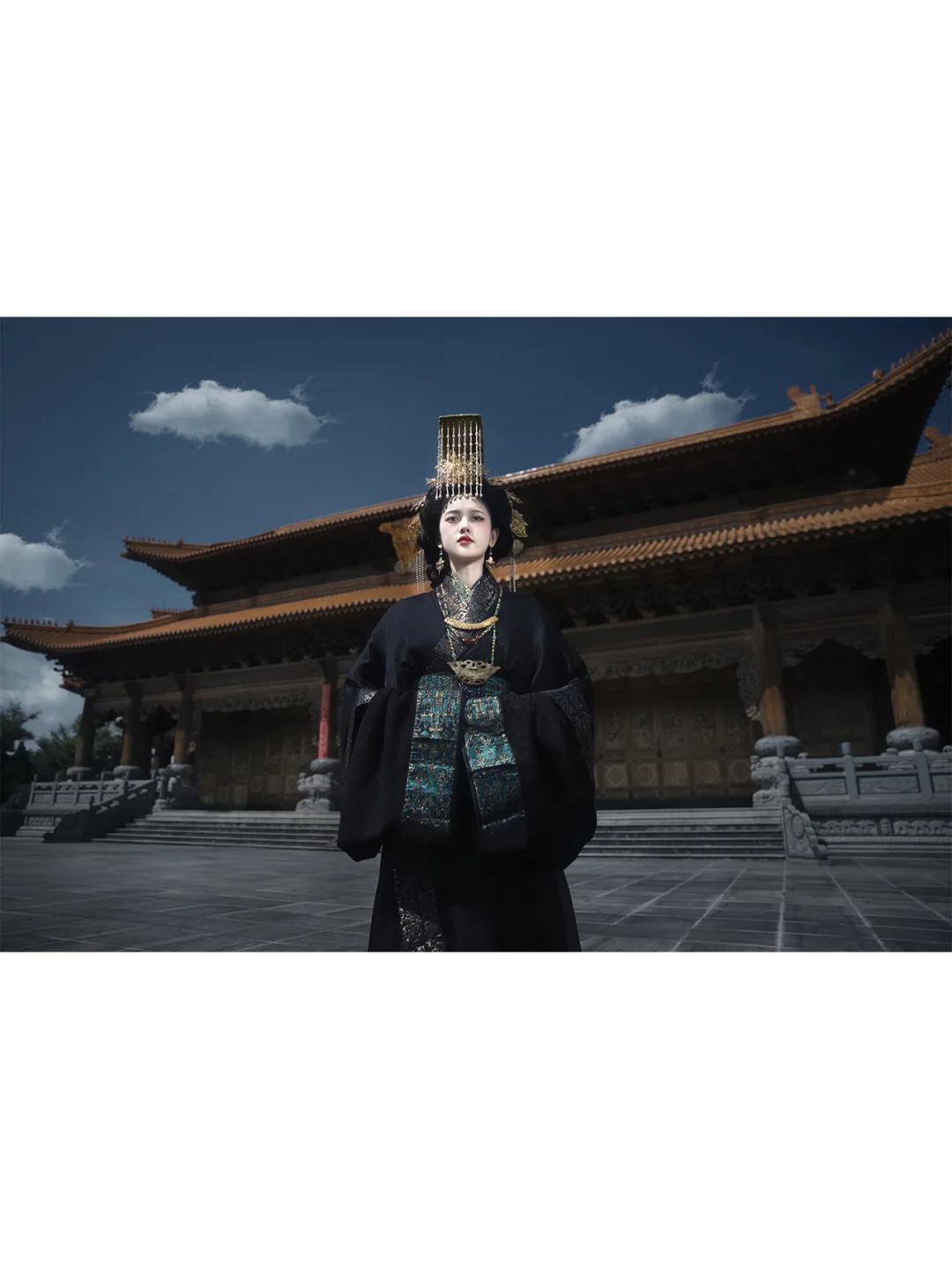 权利是女人最好的医美！权倾朝野的女帝写真