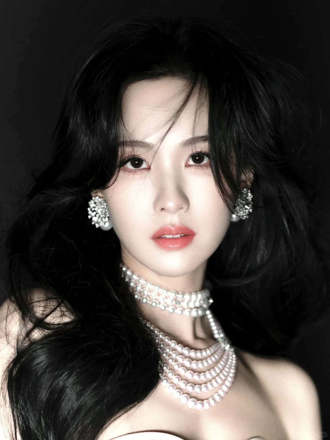 极致黑白☯︎|明似珠玉 , 暗藏锋芒