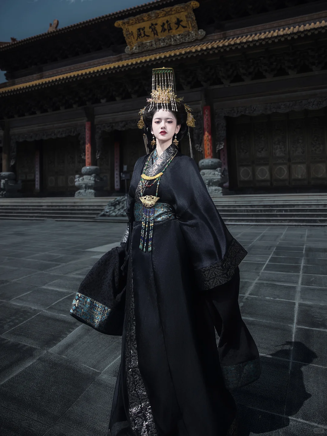 权利是女人最好的医美！权倾朝野的女帝写真