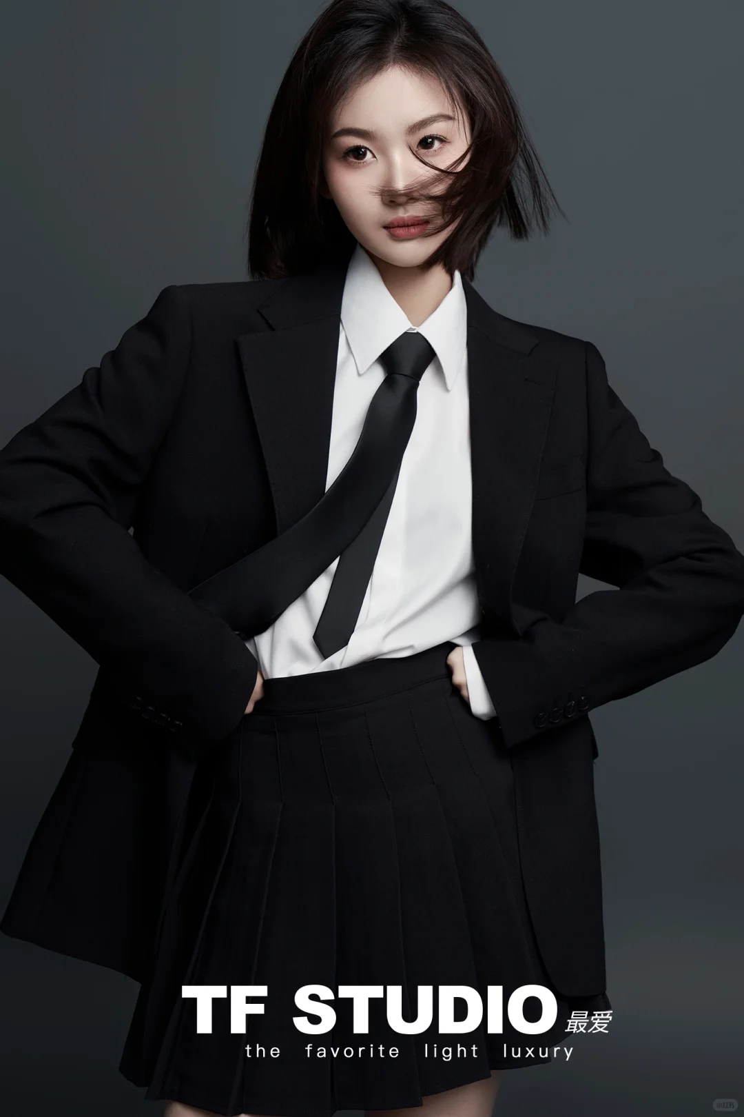 这样拍真的很韩系女高！甜拽满分💯学院写真