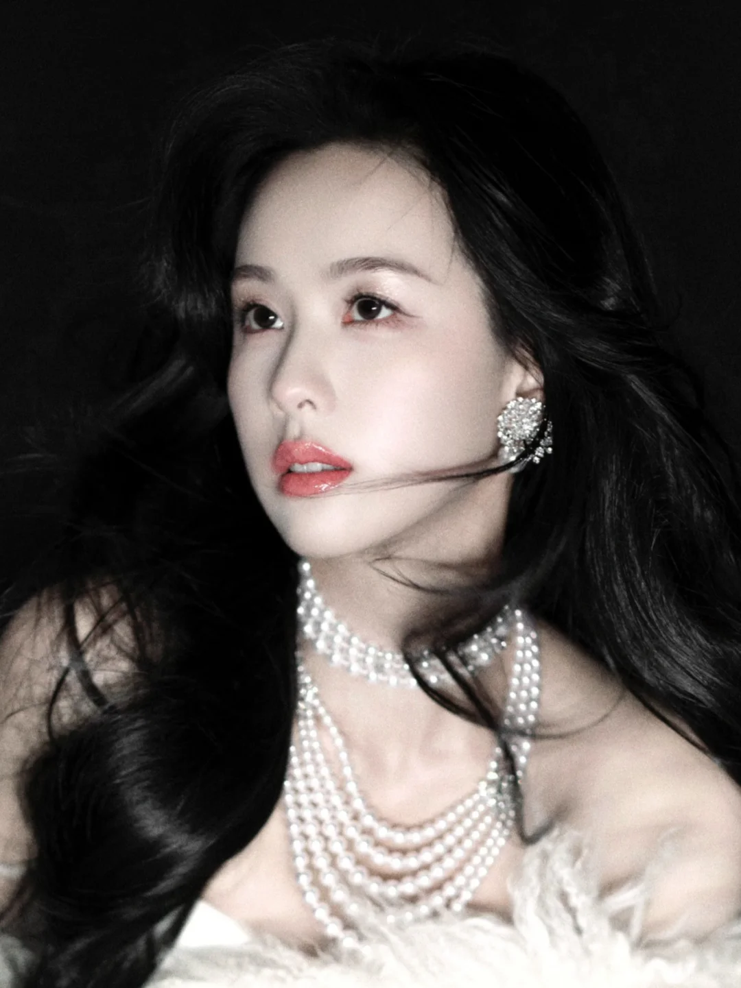 极致黑白☯︎|明似珠玉 , 暗藏锋芒