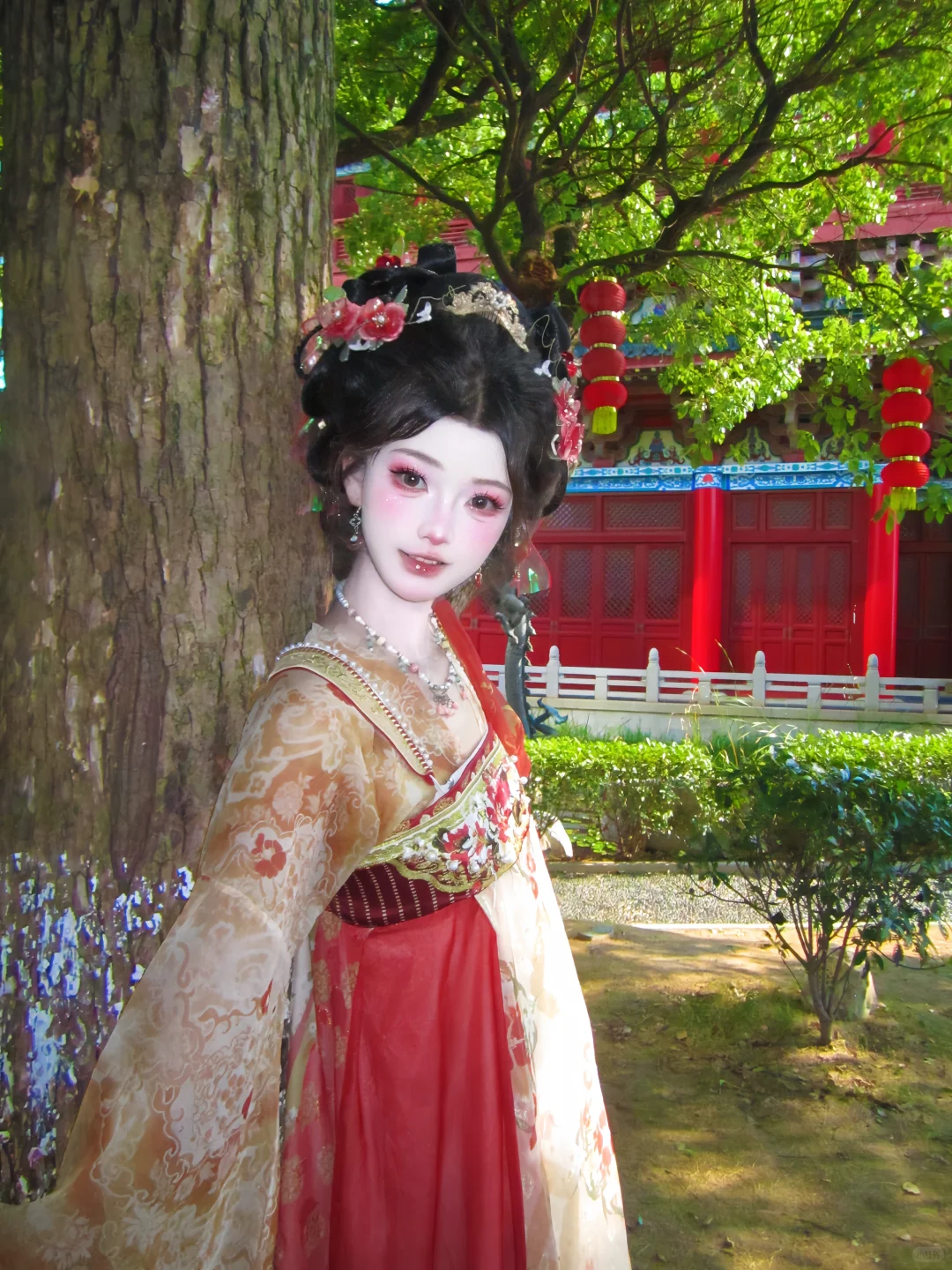 红色小唐简直现身“石榴花”