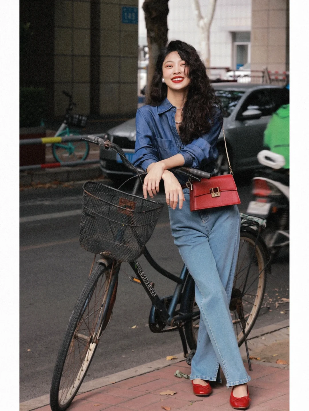 vintage港风复古｜经典的红唇卷发牛仔搭配🍁