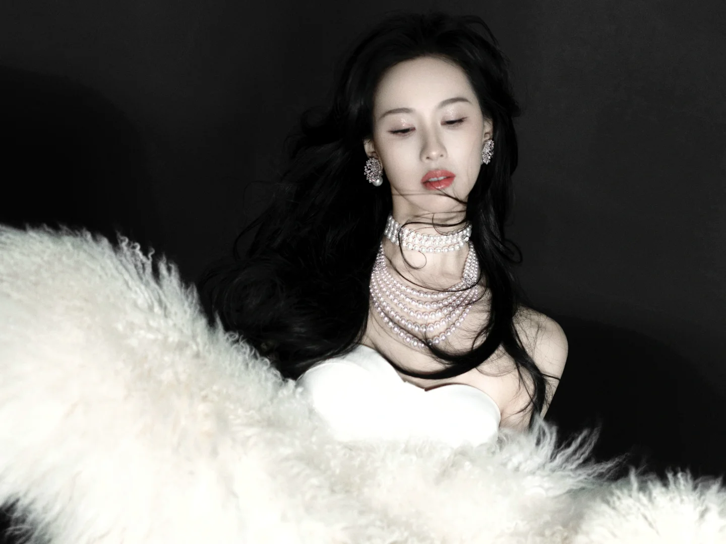 极致黑白☯︎|明似珠玉 , 暗藏锋芒