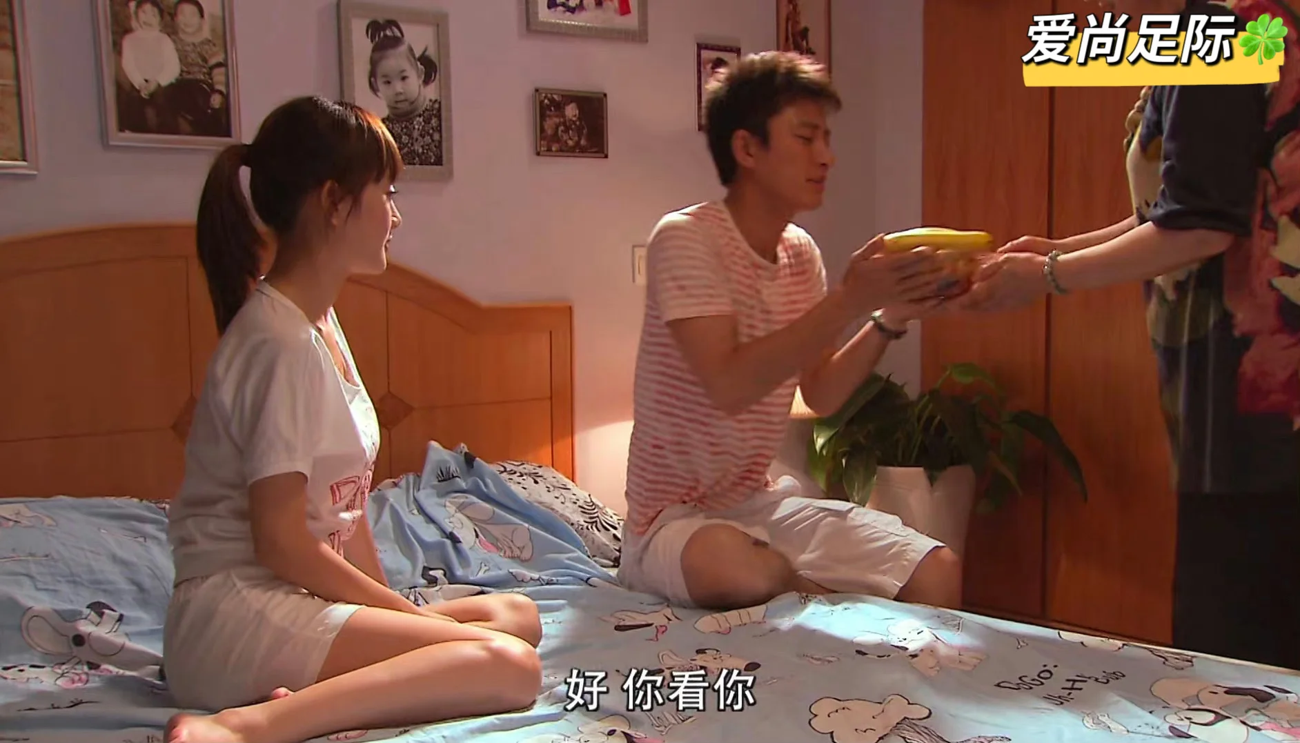 李小璐✨玉足美腿早期剧照