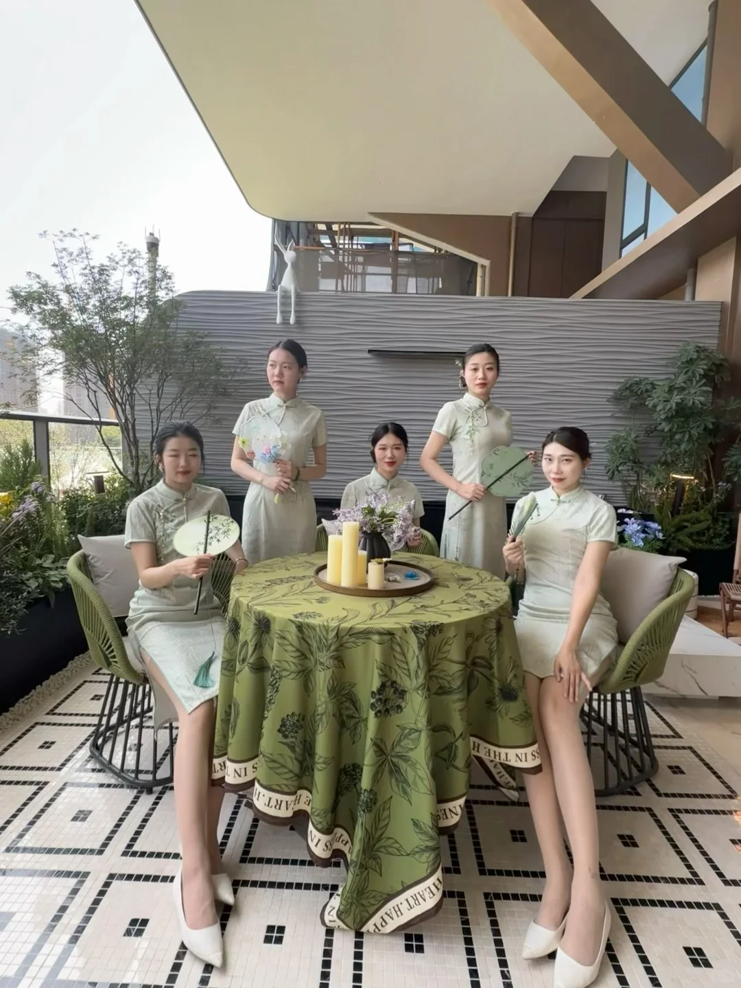 案场客服小姐姐的日常穿搭，谁是你的理想型