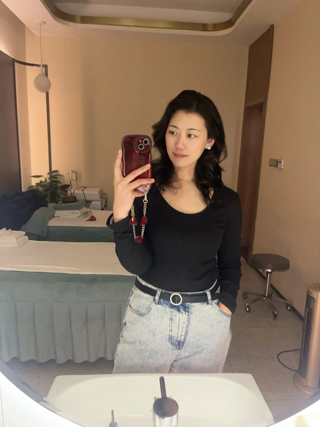 觉得自己还年轻时，已经是姐姐了。