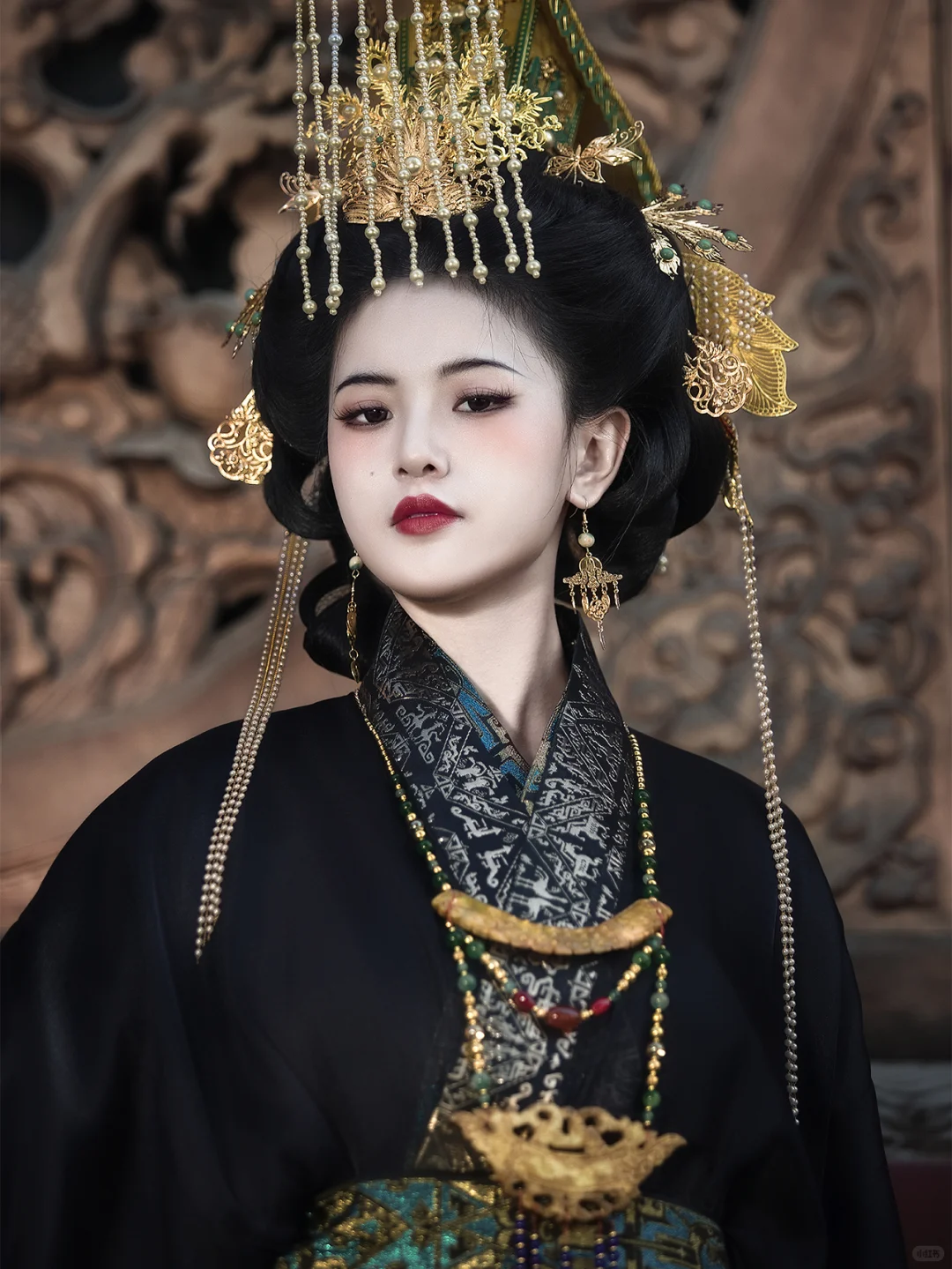 权利是女人最好的医美！权倾朝野的女帝写真