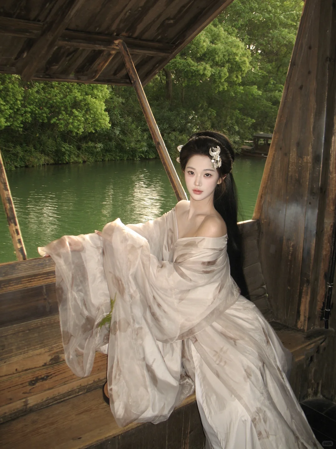 当然要尝试一下“小唯”造型啦