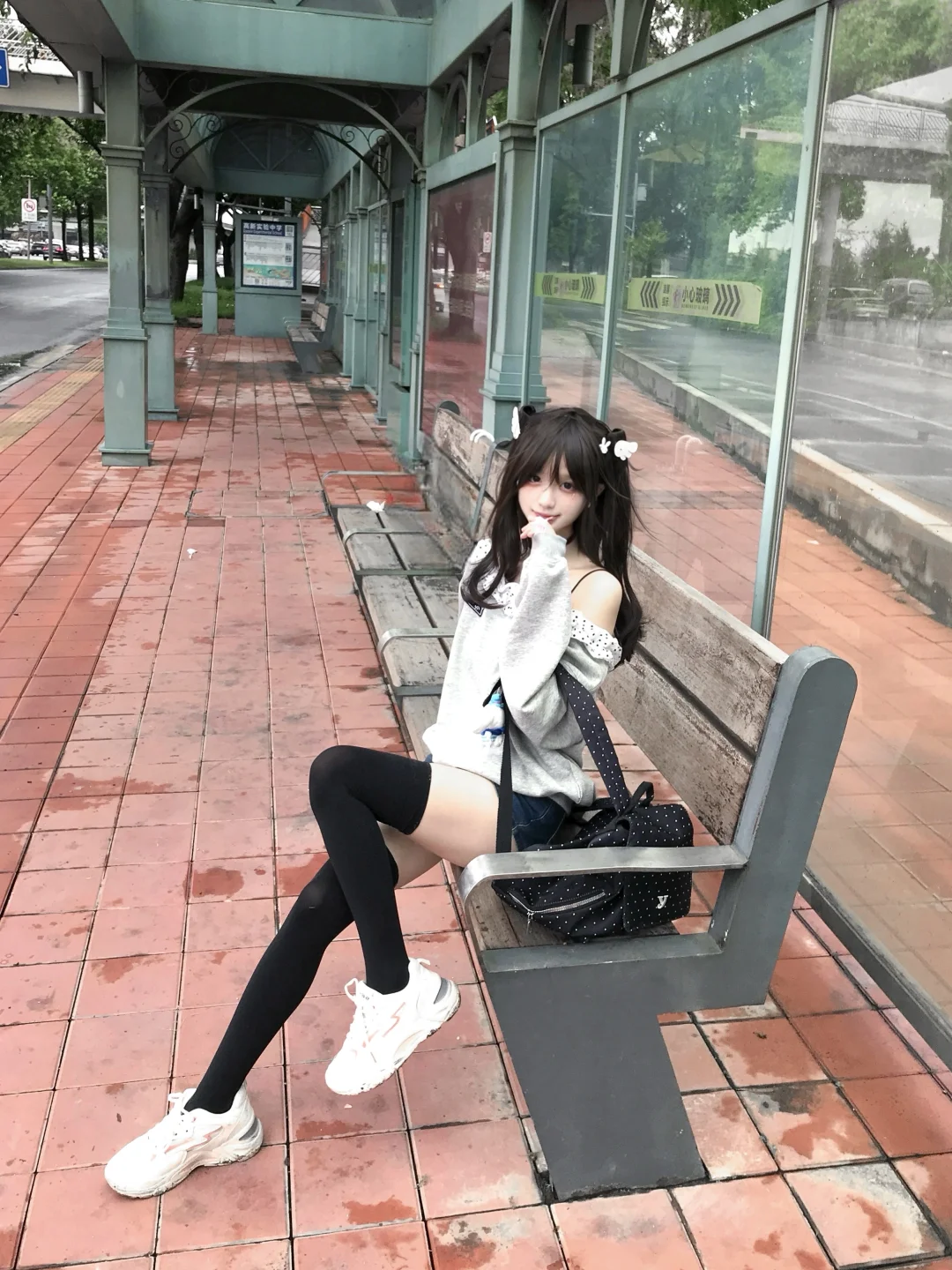 “你只能看着我”