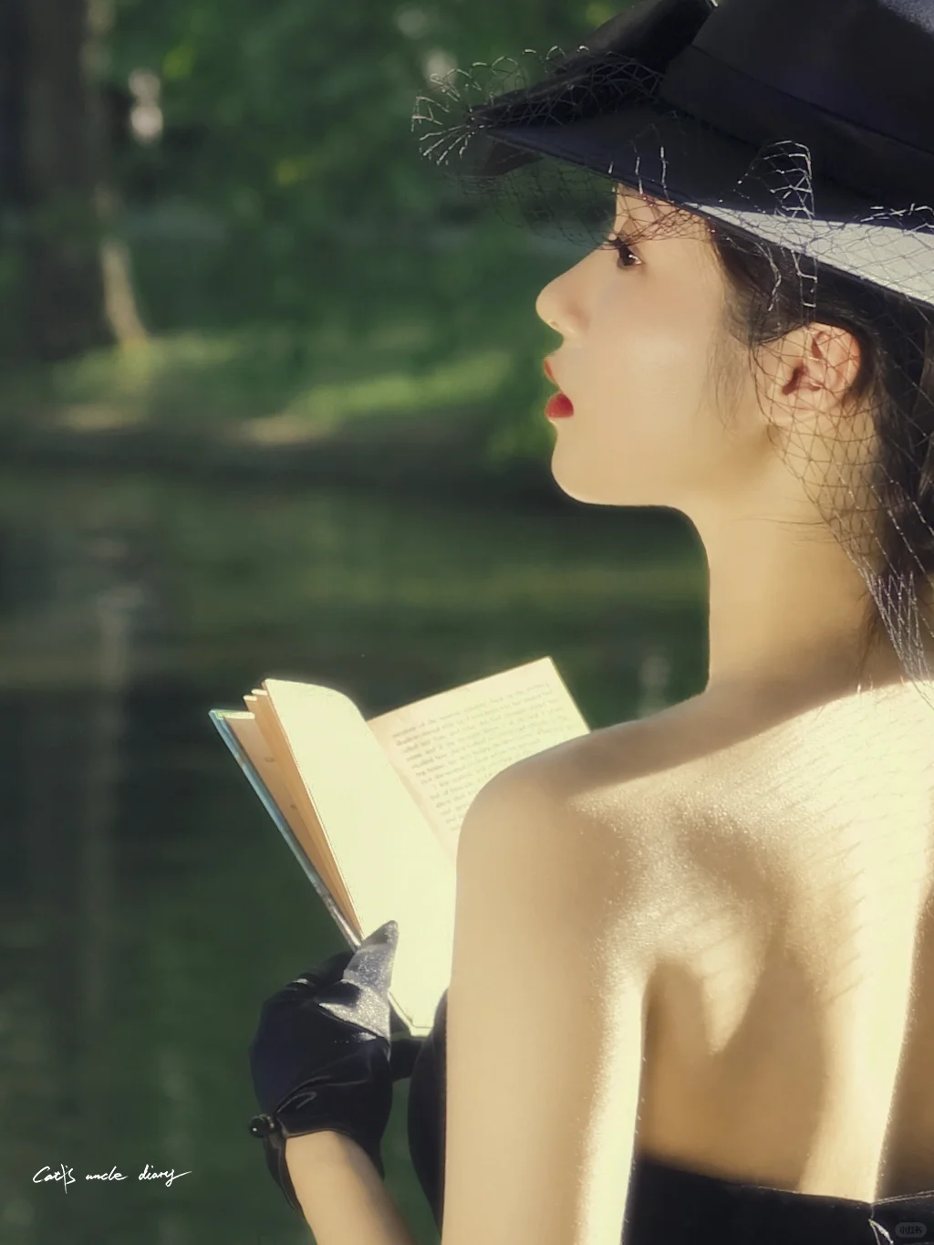 哪有少女不喜欢赫本风的？法式复古写真